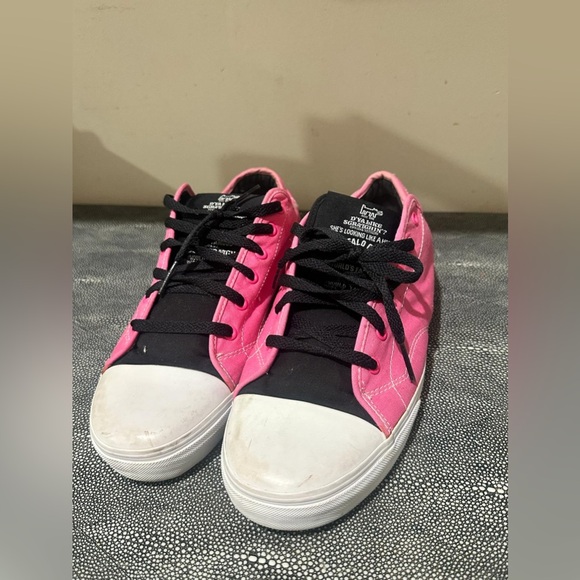 SUPREME OF DE WALL BUFFALO GALS Pink and Black Casual Sneakers - Picture 1 of 9